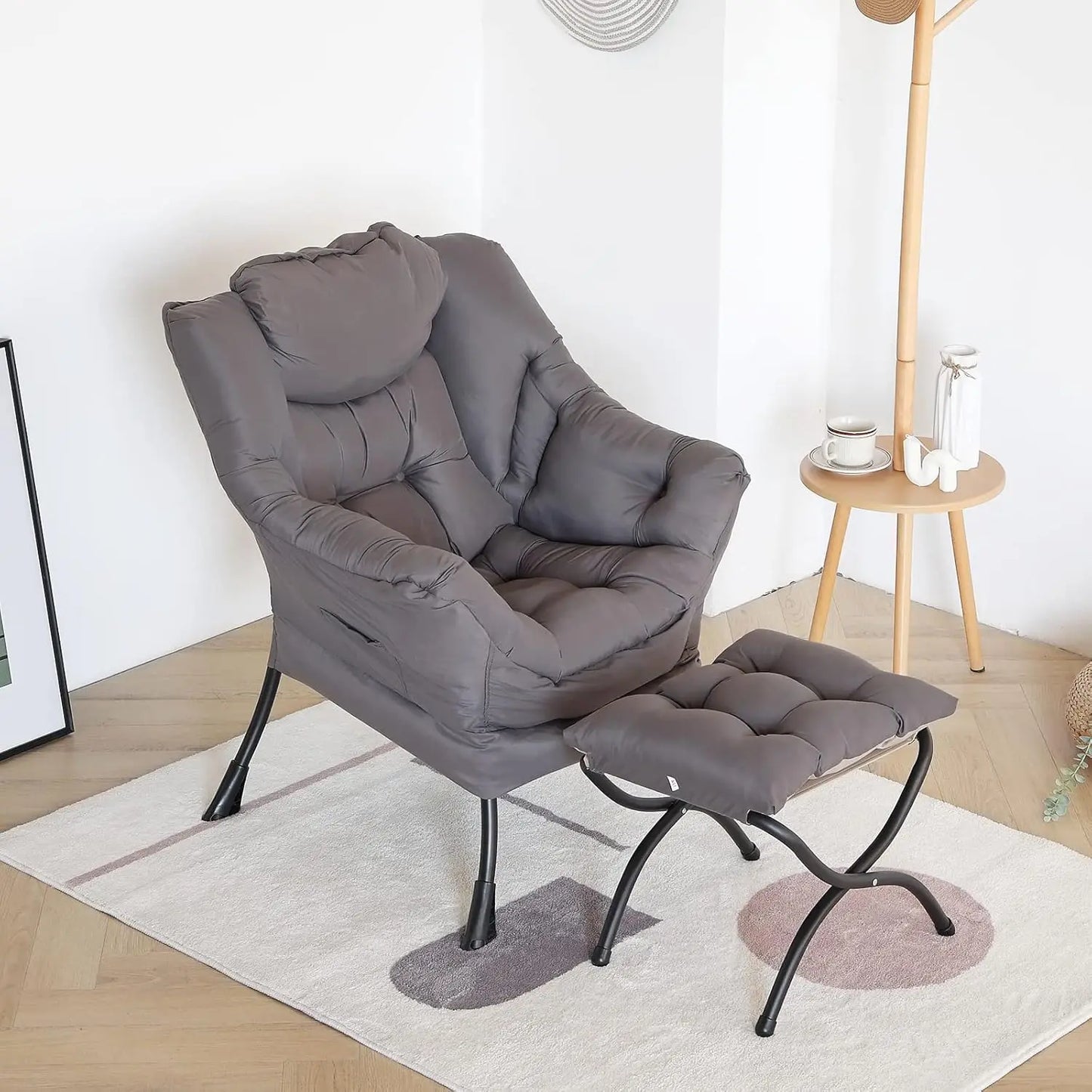 Modern Accent Leisure Upholstered Sofa Chair, Contemporary Lounge Reading Chair with Armrests and a Side Pocket for Living Room