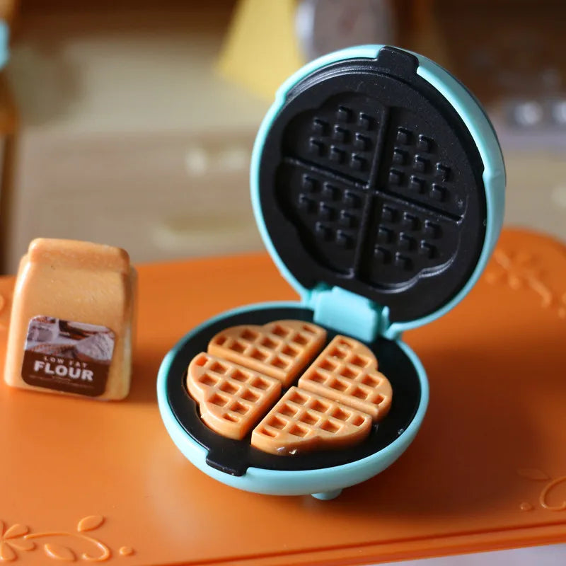 Dollhouse Kitchen Mini Toaster Waffle Miniature Items Bear Cookie Biscuits Food Electric Oven Girls Toys Dolls House Accessories